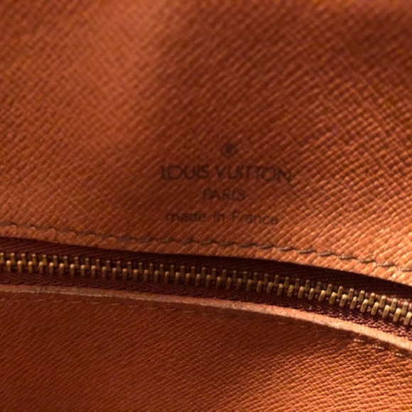 Authentic Epi Leather LV laptop/document bag - Picture 4 of 4